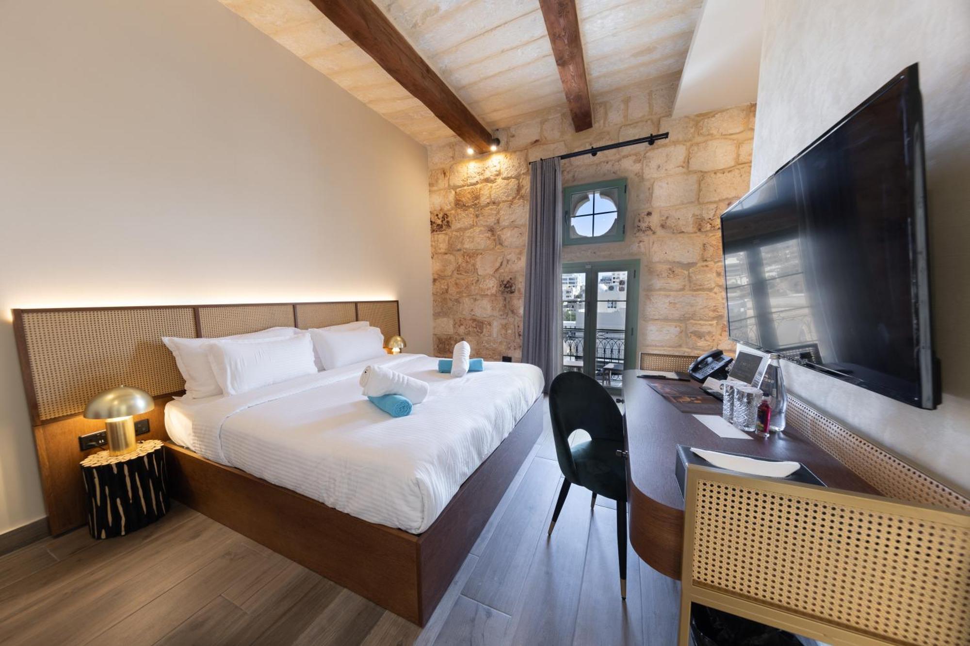 Doms Boutique Living Hotel 4*