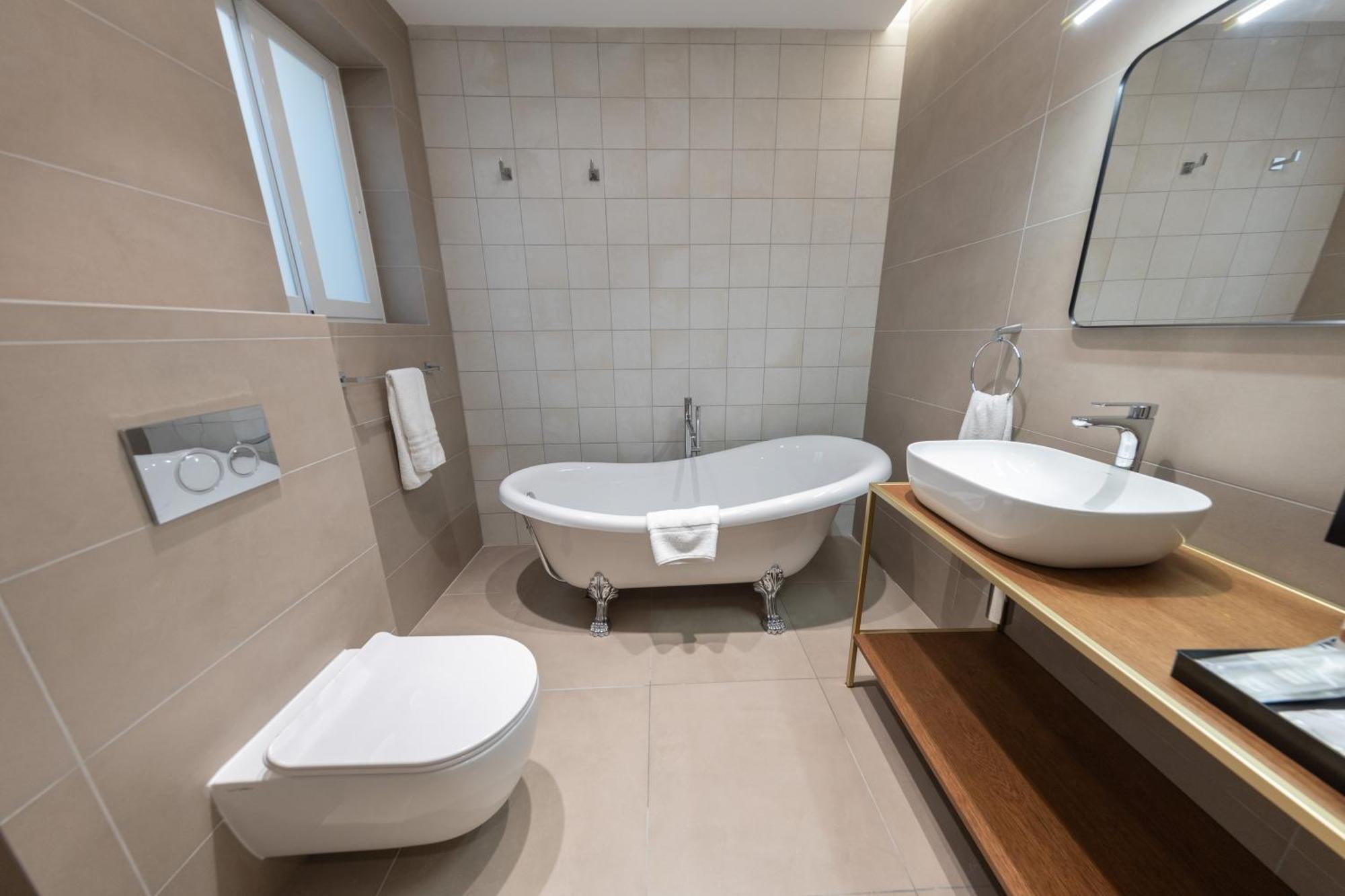 Doms Boutique Living 4*